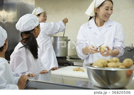 病院の厨房での調理補助🍴無資格・未経験者も活躍中！